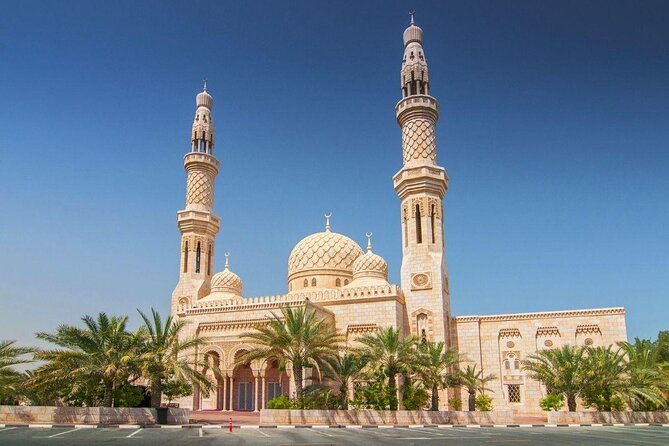 Dubai Lesser Known Attractions - Jumeirah Mosque from front